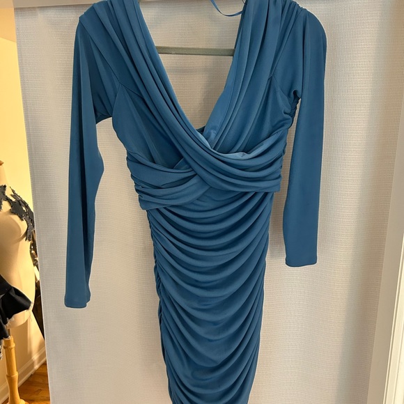 Ruched off the shoulder dress - Picture 3 of 3